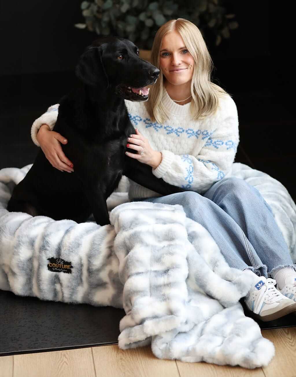 Cloudy Day Blue Pet Bed - Image 9