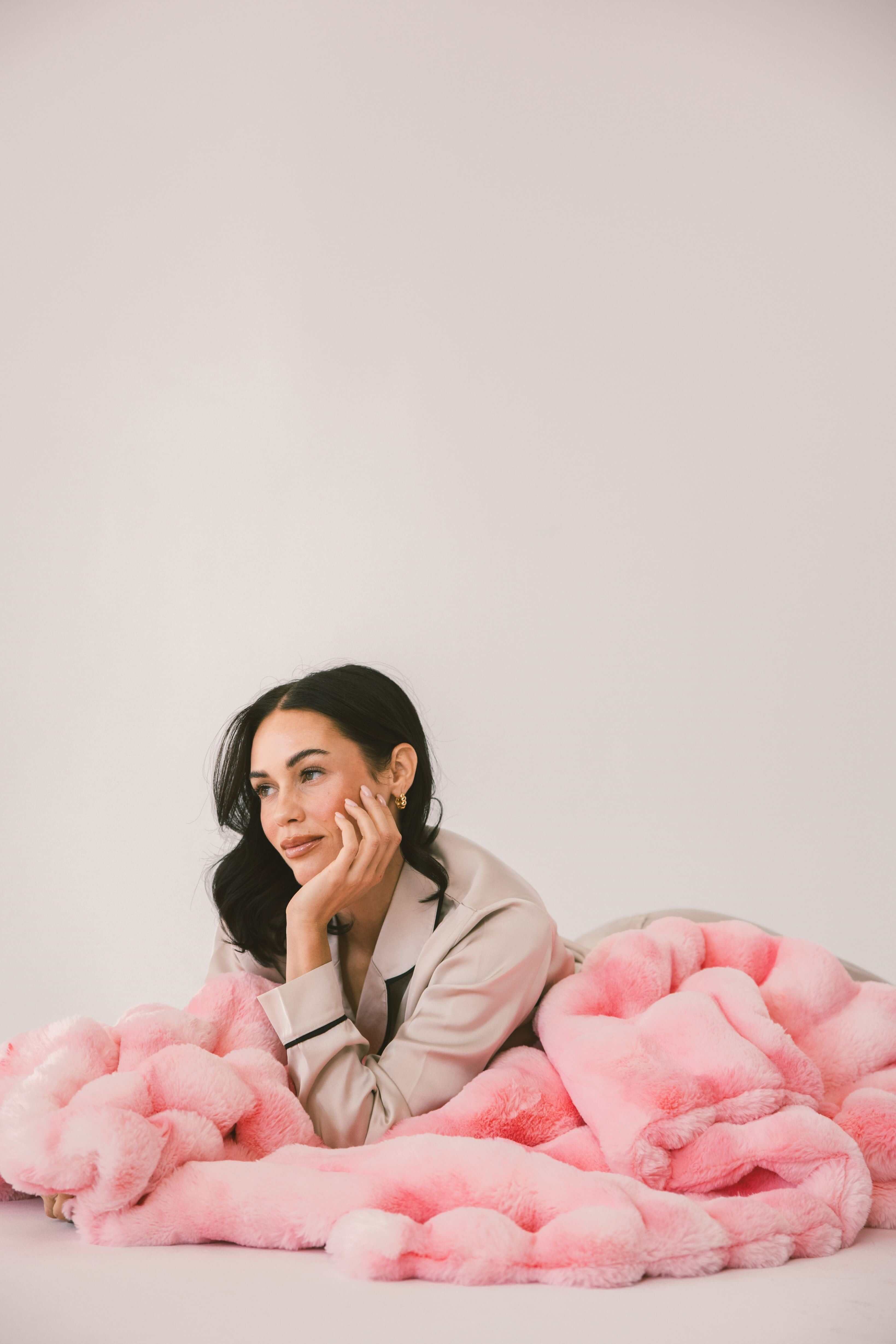 Extreme Ultra Cloud Pink Lemonade Blanket - Image 3
