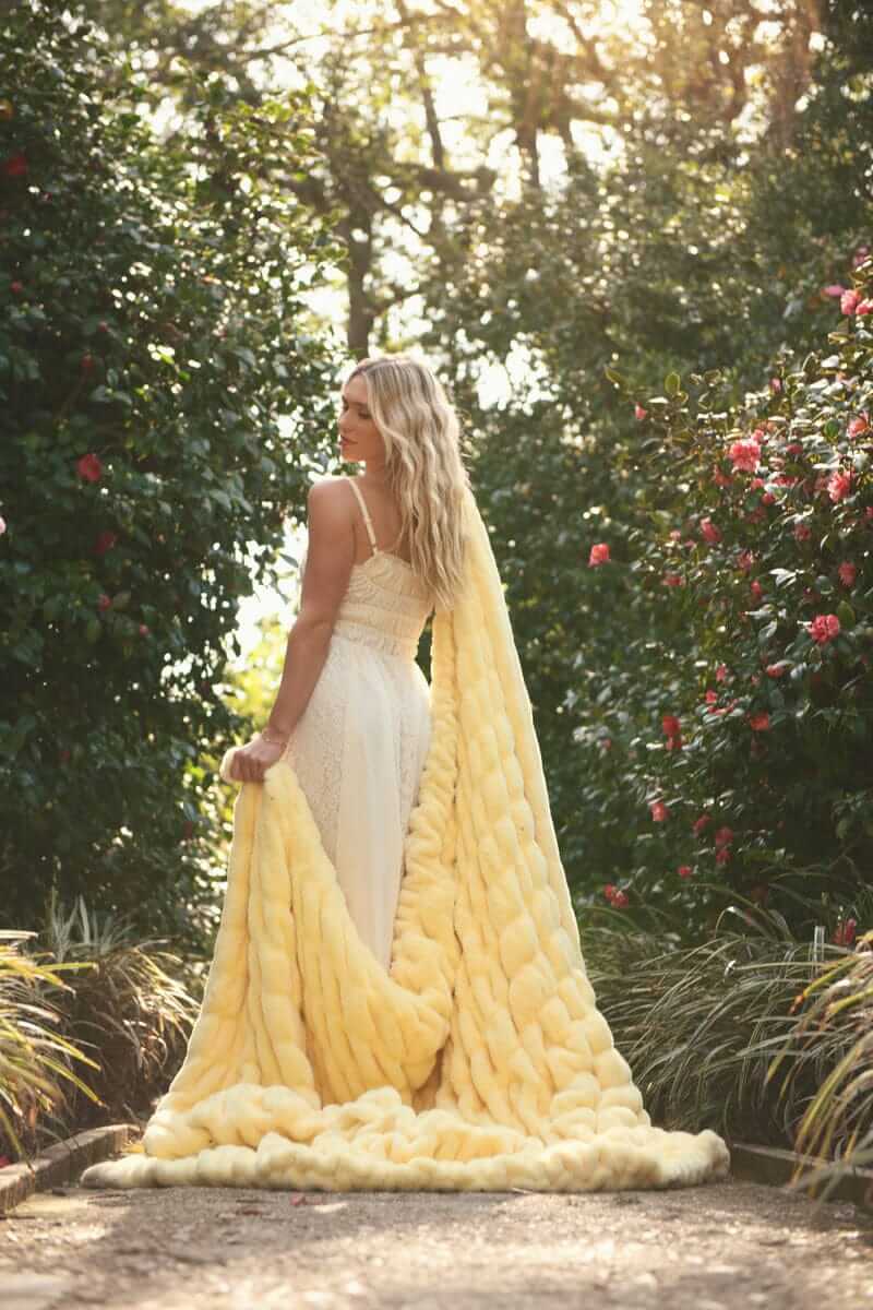 Hugs Butter Yellow Blanket - Image 3