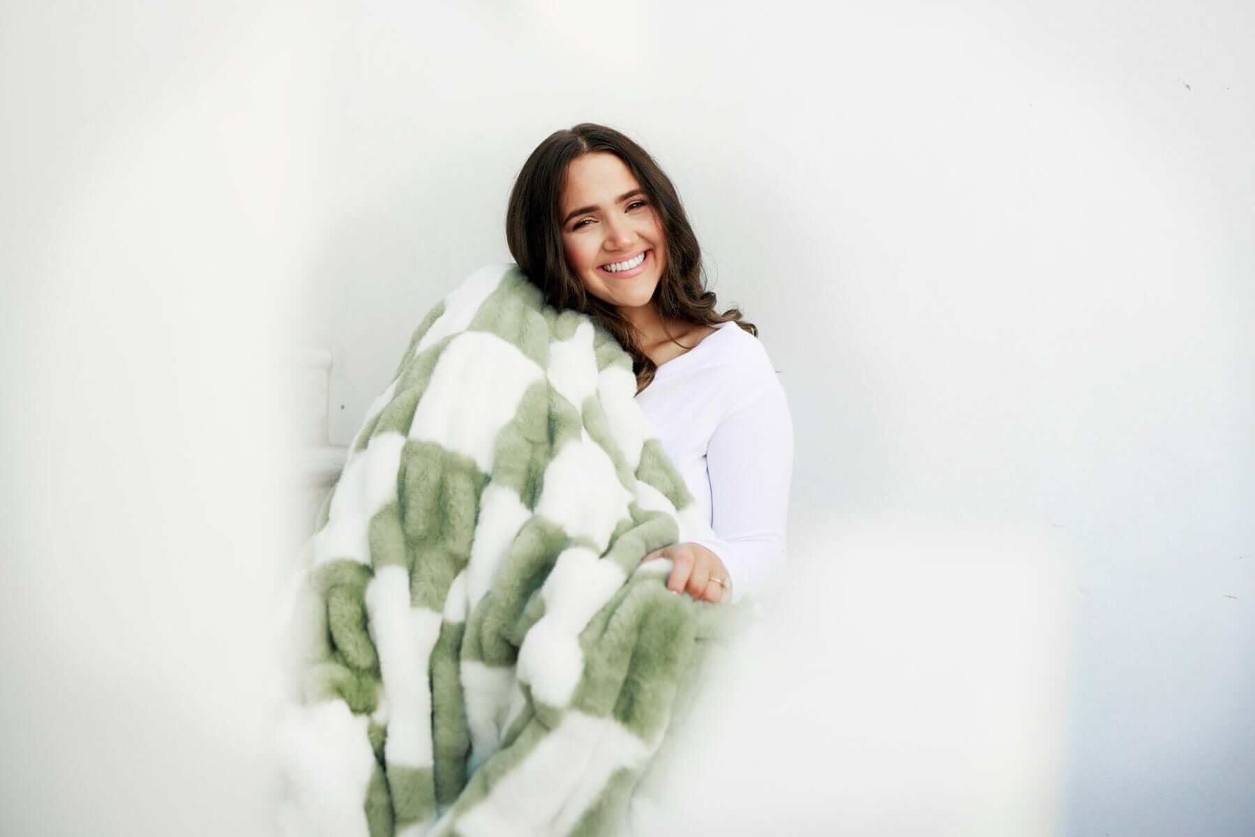 Hugs Check Ivey Sage Blanket - Image 2
