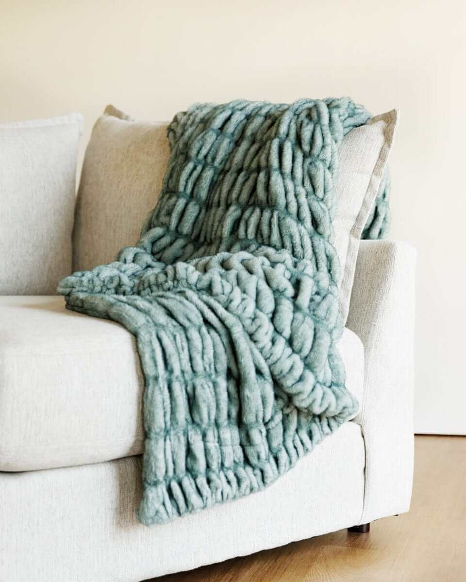 Hugs Jade Blanket - Image 2