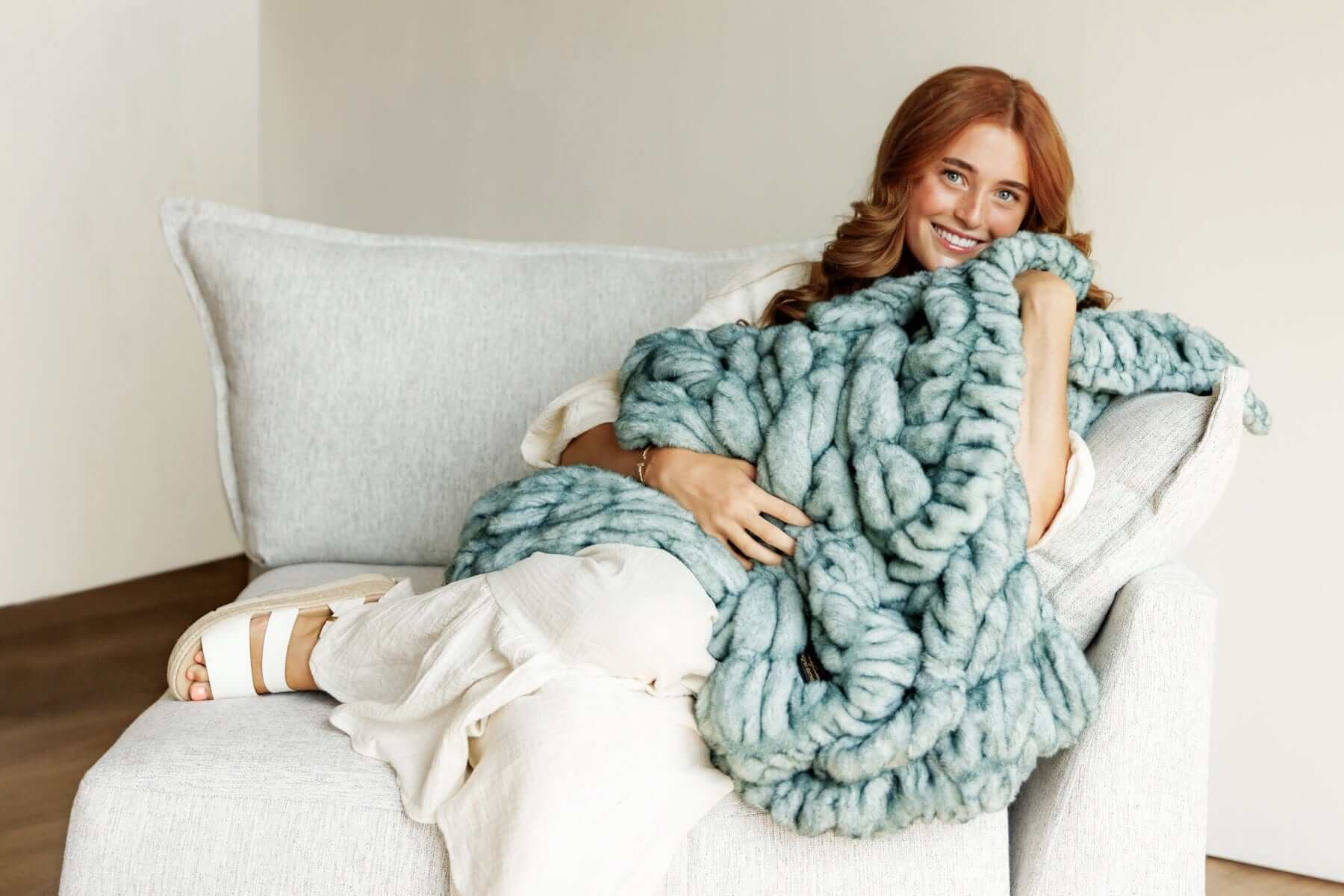 Hugs Jade Blanket - Image 3