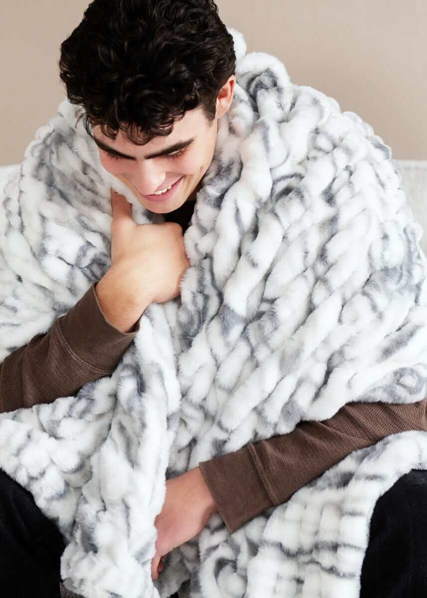 Hugs Marble Pewter Blanket - Image 4