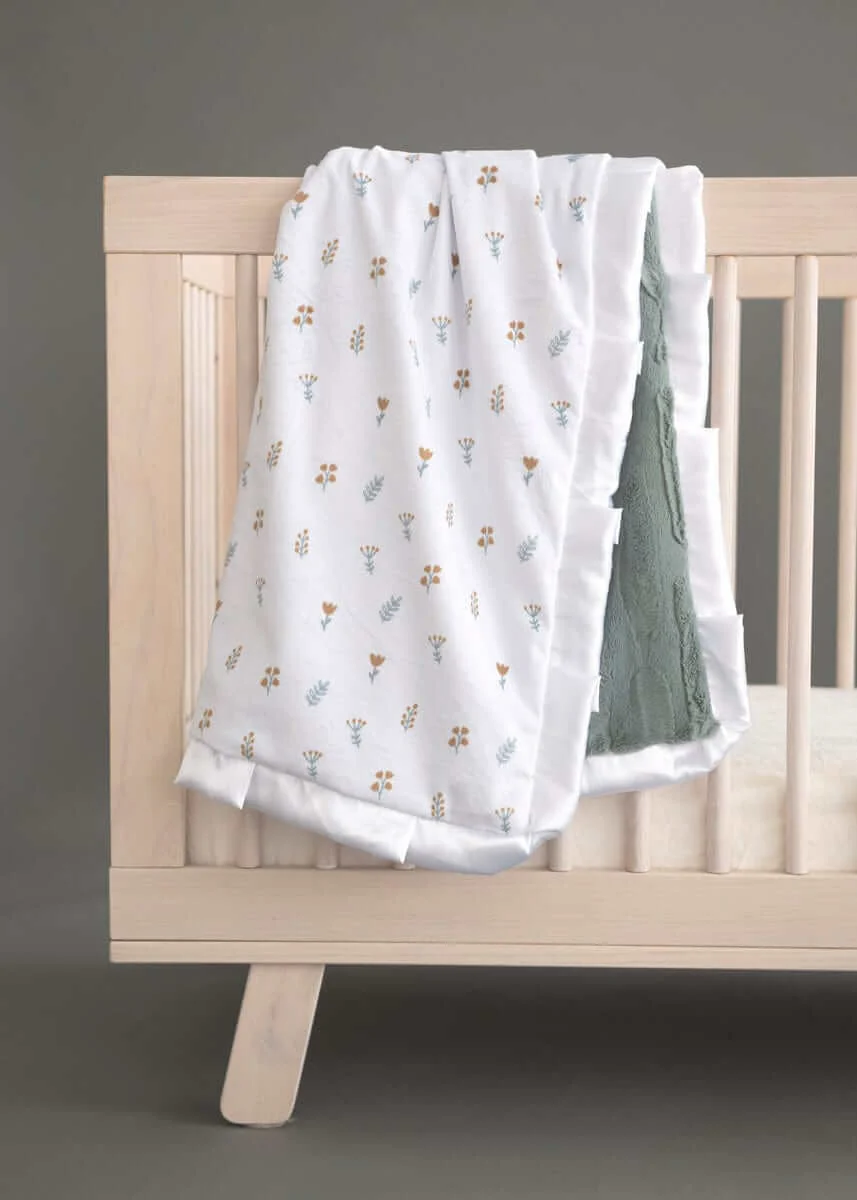Itsy Bitsy Flower Gold Blanket