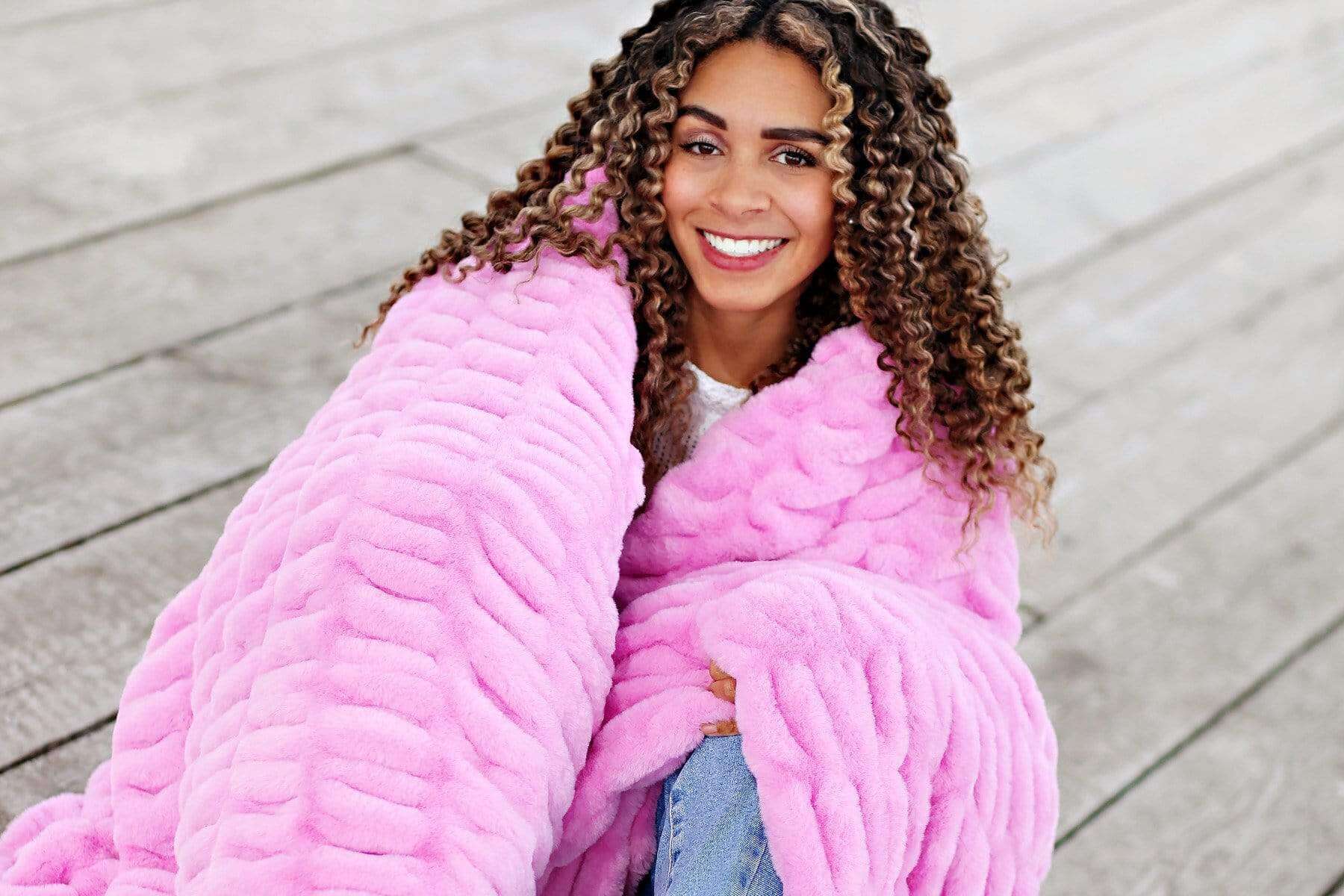 Hugs Taffy Pink Blanket - Image 3